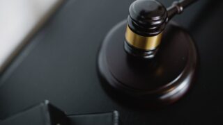 赤い本の入手方法について